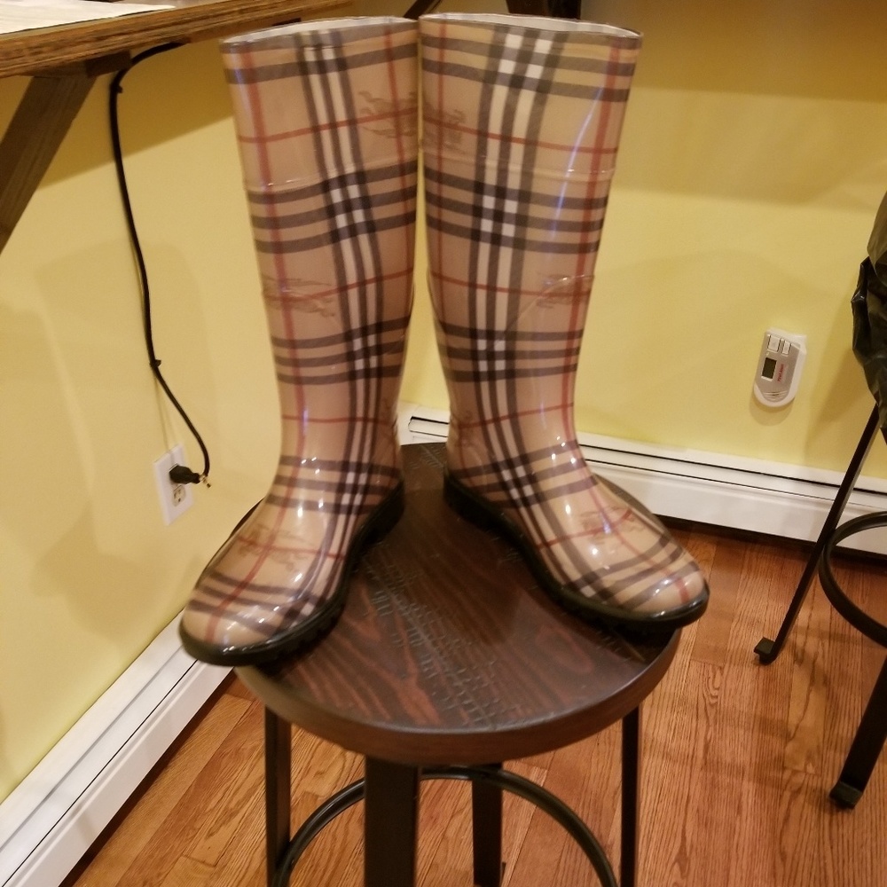 Burberry rain boots